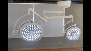 Lampada operatoria a soffitto a LED per ospedale